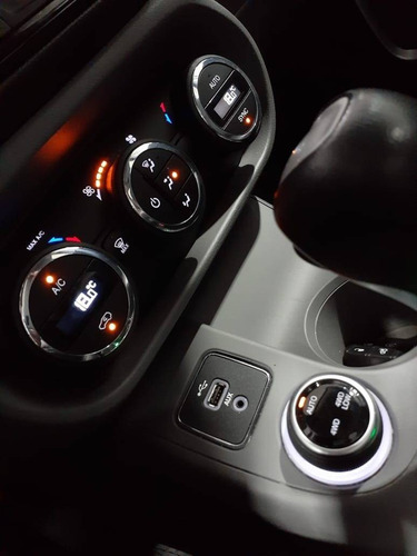 Imagem 10 de 12 de Fiat Toro 2.0 16v Turbo Diesel Volcano 4wd At9