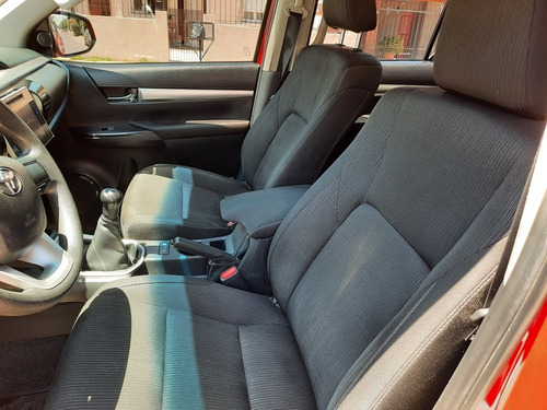 Toyota Hilux 2.8 Cd Sr 177cv 4x4 2017