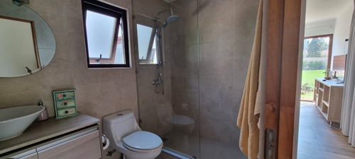 Casa En Condominio Nueva / 4 D 3 B 240 M2.