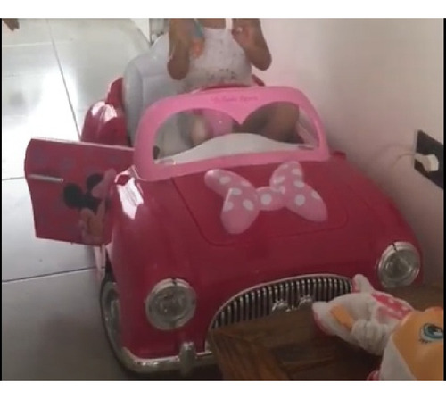 Auto A Bateria Minnie Poco Uso Impecable 12v Rosa Chicle (Usado)