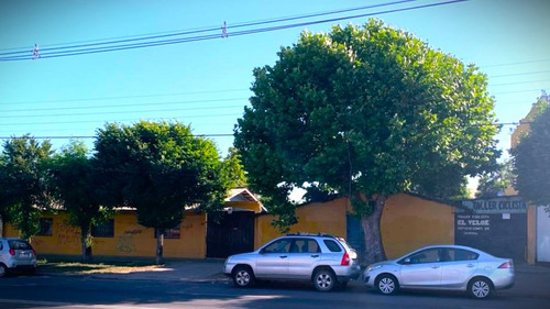 Casa Habitación En Gran Terreno. Sector Céntrico.