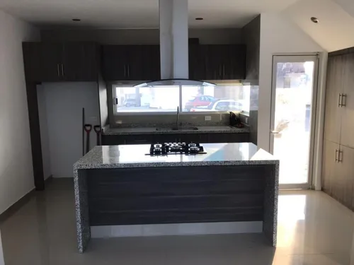 Casa En Venta En Lomas De Angelópolis Ii
