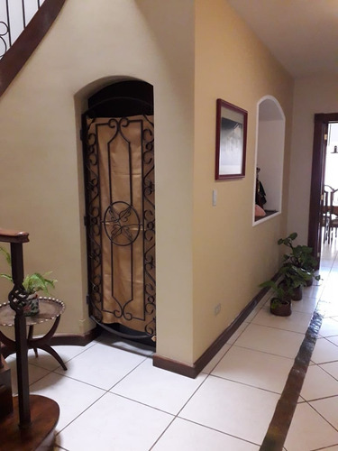 Imagen 5 de 10 de Casa Grande En Venta En Muxbal Alta Loma 2