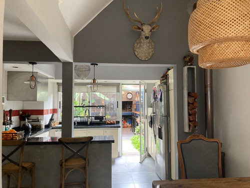 Imagen 5 de 24 de Dueño Vende Hermosa Casa En Excelente Estado, Luminosa Y Con Ubicación Ideal.