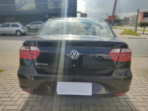 Imagem 8 de 12 de Volkswagen Voyage 1.0 8v G5 4p 2013 Flex