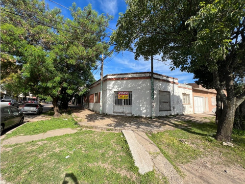 Se Vende, Justo En La Esquina!