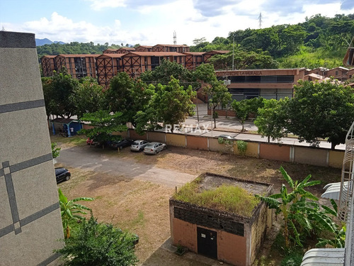 Imagen 16 de 17 de Amplio Apartamento Urb. El Ingenio Guatire