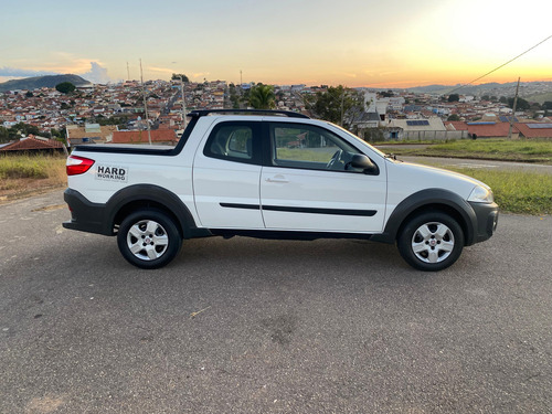 Fiat Strada 1.4 Hard Working Cab. Dupla Flex 3p