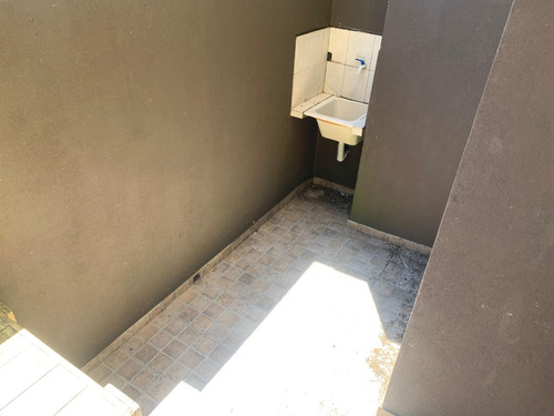 Venta 2 Ambientes Planta Baja Frente Al Mar En La Lucila Del Mar