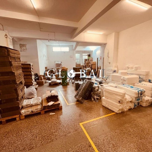 Imagen 7 de 14 de Se Vende Local Comercial Con Depósito Y Showroom En Pocitos.