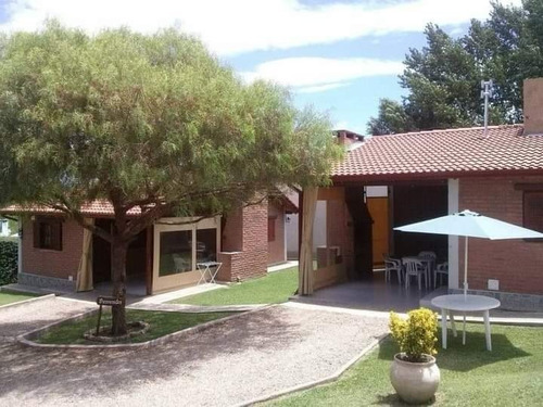 Imagen 15 de 20 de Complejo De Cabañas En Venta , Zona Residencial , Espectacular Vista A Las Sierras Y Acceso Por Ruta.