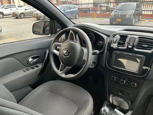 Renault Logan 1.6 Expression / Life +