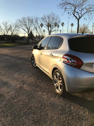 Peugeot 208 1.2 5 Puertas
