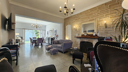 Venta - Chalet De Cinco Ambientes En Dos Plantas - Alberti 969 - Lomas De Stella Maris