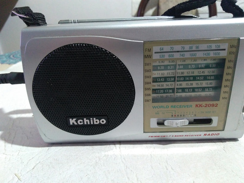 Radio Multibandas Kchibo C/transfo Conexion A 220w Plateado (Usado)