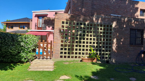 Casa En Venta - 3 Dormitorios - Piscina- 586mts2 - Countries/b.cerrado (berazategui)