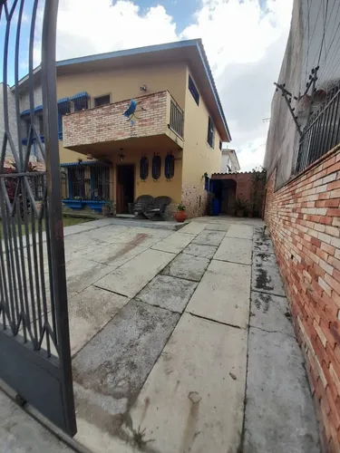 Se Vende Casa Urb Trigal Sur.