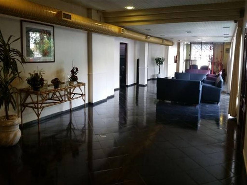 Imagem 2 de 18 de Totalmente Reformado E Mobiliado Com Servicos Prestados Pelo Condominio Arrumacao E Limpeza Diarias Manutencao Eletrica E Hidraulica Telefonia Lavanderia, Tv A Cabo Internet E Tambem Manobrista Rest