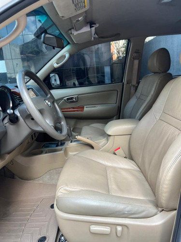 Imagen 9 de 11 de Toyota Fortuner 2011