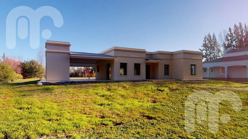 Imagen 4 de 17 de Venta Casa - Campos De Roca
