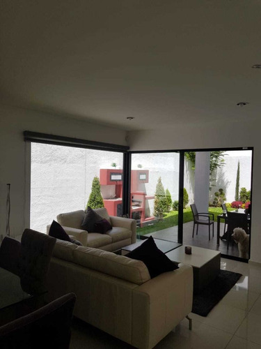 Imagen 8 de 30 de Venta Espectacular Casa En Cumbres Del Lago!