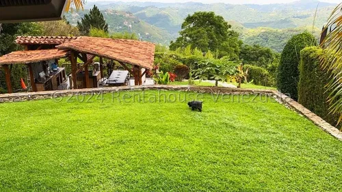 Bellisima Propiedad, Casa Estilo Colonial En Venta Ubicada En Oripoto 24-27451