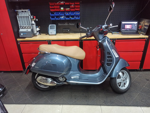 Vespa 300