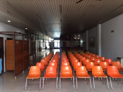 Imagen 2 de 13 de Edificio Comercial