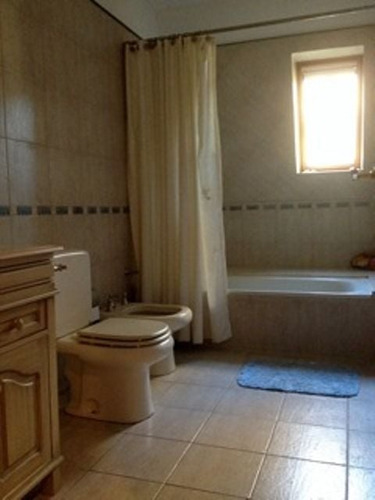 Excelente Casa En 409 E/ 132 Bis Y 134 Villa Elisa