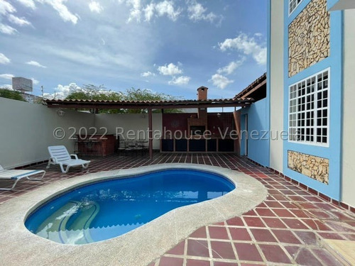 03p Casa Con Piscina Y Parrillera Al Este De Coro