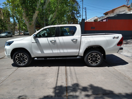 Imagen 4 de 10 de Toyota Hilux Srx 4x4 At 0km