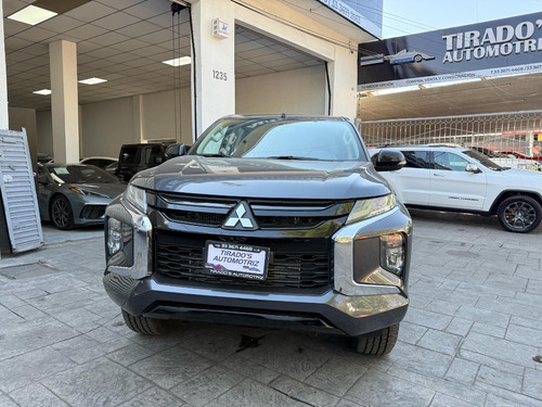 Mitsubishi L200 2.4 Cd Gls 4X4 At