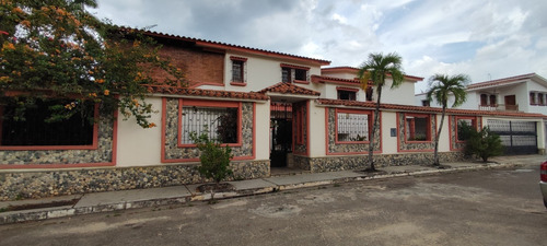 C-1657 En Venta Casa En Prebo 2 En Calle Cerrada 