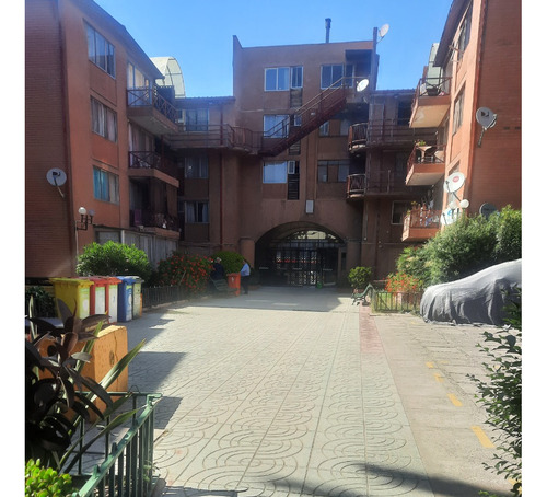Condominio Las Palmas , Depto. Con Estacionamiento