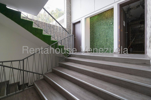 Casa Para Remodelar De Multiples Niveles En Venta Ubicada En Chaguaramos 25-17638
