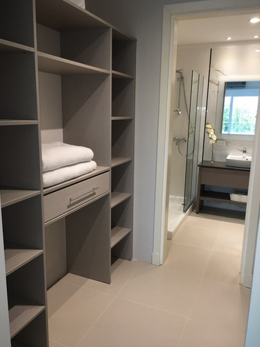 Imagen 13 de 20 de Alquiler De Departamento Premium Bóreas Cariló Con Jardín