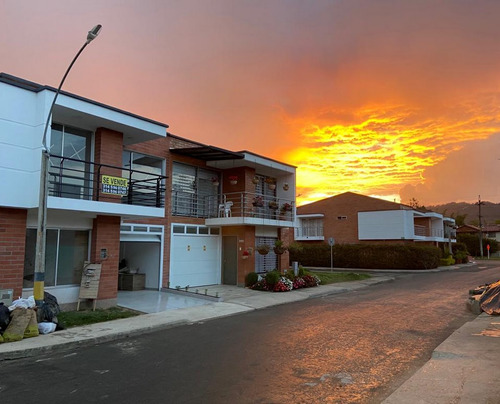 Lote Para La Venta En Jardines De La Pradera Ii En La Ceja Antioquia.