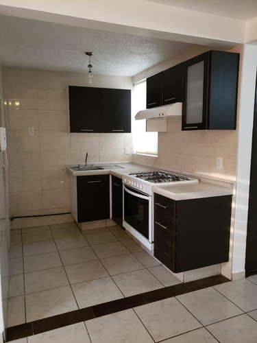 Departamento En Último Piso Sobre Eje Central