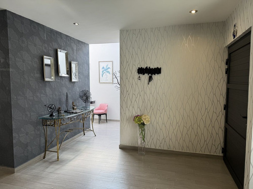 Cómoda Residencia De Una Planta- Juriquilla