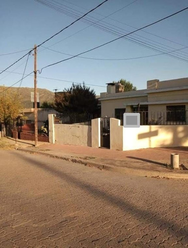 Casa En Venta De 2 Dormitorios C/ Cochera En Santa María De Punilla