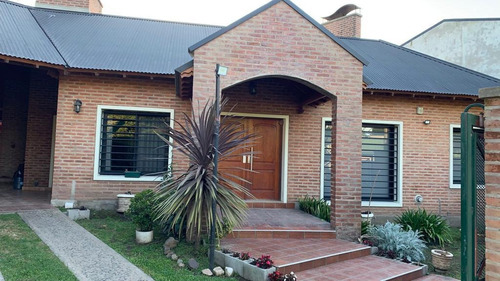 Casa Quinta De 4 Ambientes A La Venta La Unión Ezeiza.