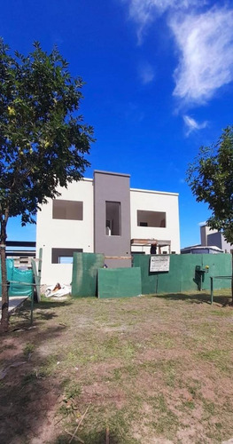 Imagen 2 de 2 de Casa En Venta, Pilar Del Este
