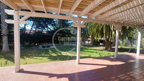 Excelente Casa En Venta De 5 Dormitorios En Santo Domingo