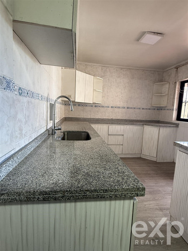 Casa En Venta De 4 Dorm. En Chillán