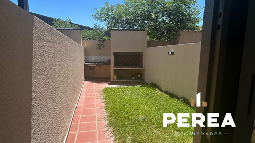 Duplex En Calle Rivadavia