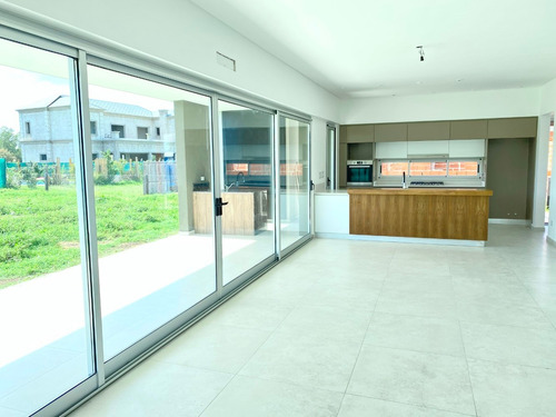 Casa A Estrenar En Santa Inés, Canning Dueño Vende