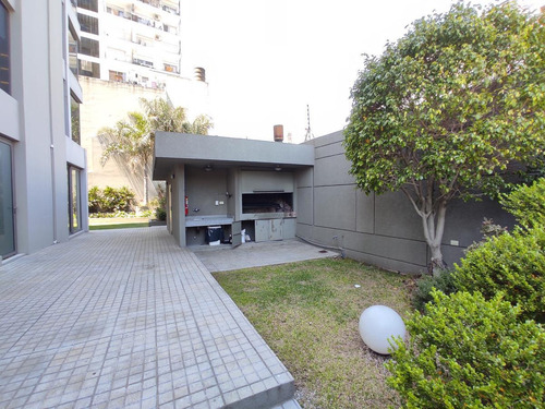 Imagen 13 de 27 de Hermoso Departamento De Categoria ,con Muy Lindas Vistas Al Rio Y A La Ciudad. Seguridad 24hs. Cochera Cub, Piscina, Gym, Laundry, Sum, Parrillas, Sauna, Jacuzzi, Cocheras Cortesía. Apto Profesional.