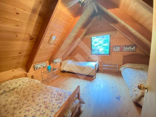 Casa En Venta De 6 Dorm. En Panguipulli