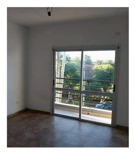Depto De Dos Ambientes En Planta Baja En Venta