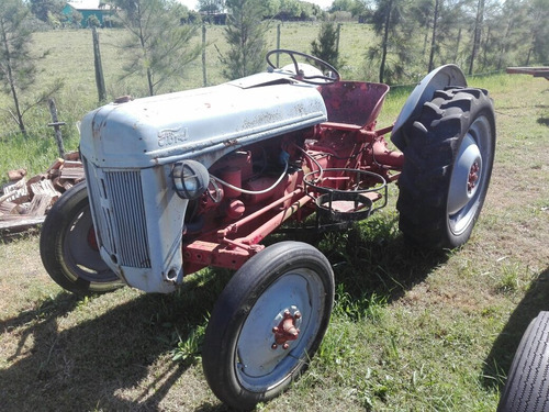 Tractor Ford 51